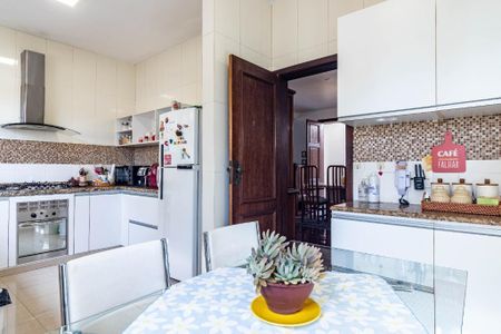 Casa à venda com 309m², 7 quartos e 6 vagasFoto 25