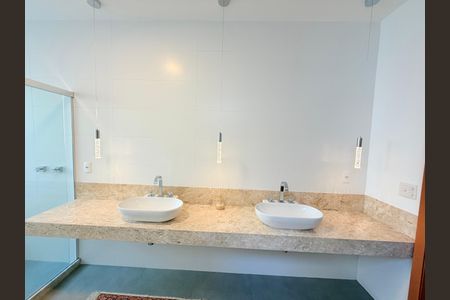 Apartamento para alugar com 250m², 4 quartos e 4 vagas