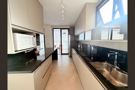 Apartamento para alugar com 250m², 4 quartos e 4 vagas