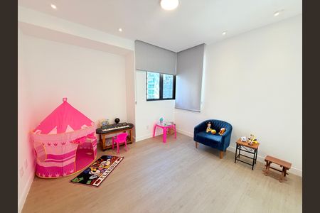 Apartamento para alugar com 250m², 4 quartos e 4 vagas