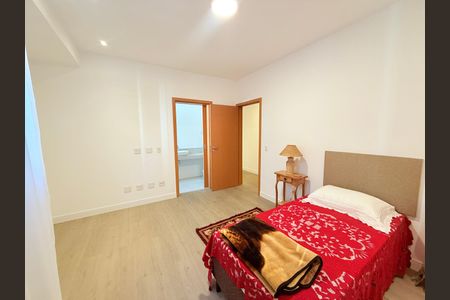 Apartamento para alugar com 250m², 4 quartos e 4 vagas