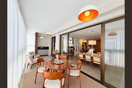 Apartamento para alugar com 250m², 4 quartos e 4 vagas