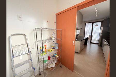 Apartamento para alugar com 250m², 4 quartos e 4 vagas
