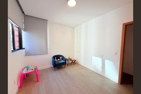 Apartamento para alugar com 250m², 4 quartos e 4 vagas