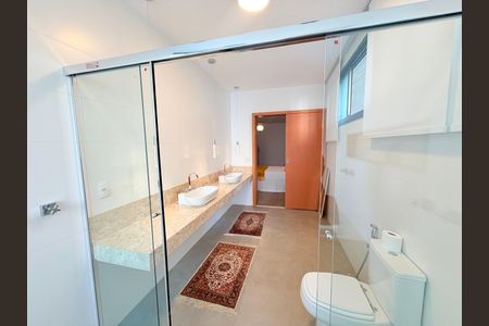 Apartamento para alugar com 250m², 4 quartos e 4 vagas