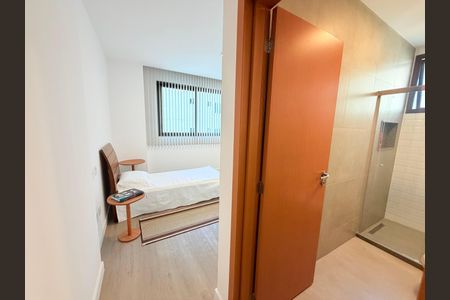 Apartamento para alugar com 250m², 4 quartos e 4 vagas