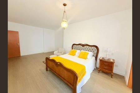 Apartamento para alugar com 250m², 4 quartos e 4 vagas