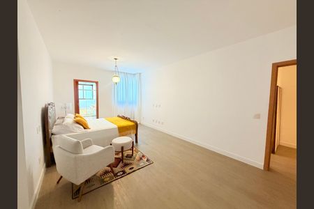 Apartamento para alugar com 250m², 4 quartos e 4 vagas