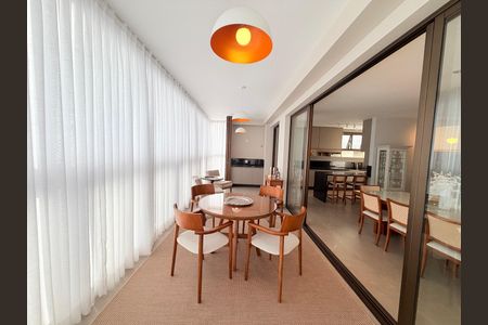 Apartamento para alugar com 250m², 4 quartos e 4 vagas