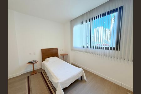 Apartamento para alugar com 250m², 4 quartos e 4 vagas