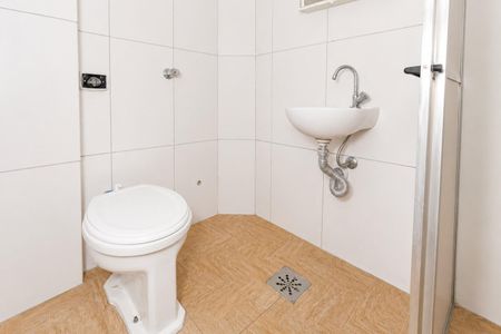 Banheiro de kitnet/studio para alugar com 1 quarto, 32m² em Bela Vista, São Paulo
