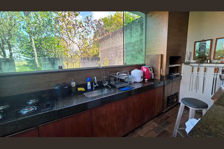 Casa de condomínio para alugar com 223m², 3 quartos e 4 vagas