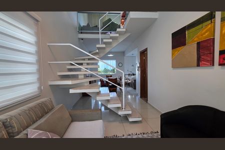 Casa de condomínio para alugar com 223m², 3 quartos e 4 vagas