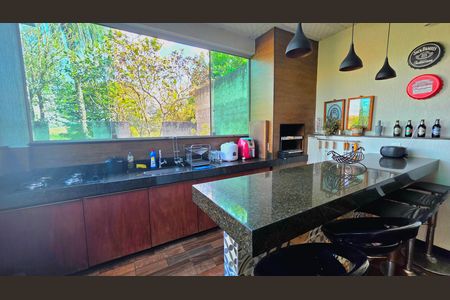 Casa de condomínio para alugar com 223m², 3 quartos e 4 vagas