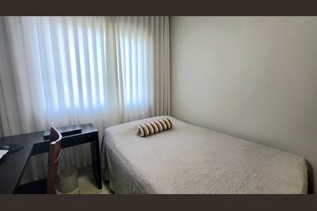Casa de condomínio para alugar com 223m², 3 quartos e 4 vagas