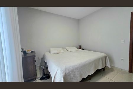Casa de condomínio para alugar com 223m², 3 quartos e 4 vagas
