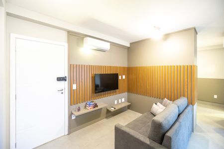 Sala e cozinha de apartamento para alugar com 1 quarto, 36m² em Vila Azevedo, São Paulo