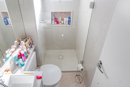 Banheiro da Suíte de apartamento para alugar com 2 quartos, 49m² em Vila Gumercindo, São Paulo