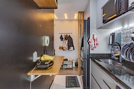 Cozinha de apartamento para alugar com 2 quartos, 49m² em Vila Gumercindo, São Paulo