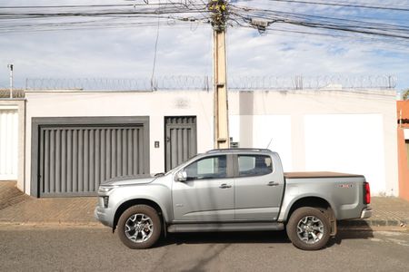Casa para alugar com 160m², 3 quartos e 4 vagasFachada