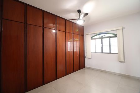 Casa para alugar com 160m², 3 quartos e 4 vagasQuarto 3