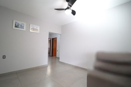 Sala de casa para alugar com 3 quartos, 160m² em Santa Mônica, Uberlândia