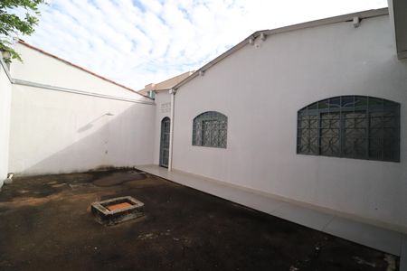 Casa para alugar com 160m², 3 quartos e 4 vagasQuintal
