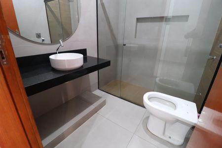 Casa para alugar com 160m², 3 quartos e 4 vagasBanheiro Social