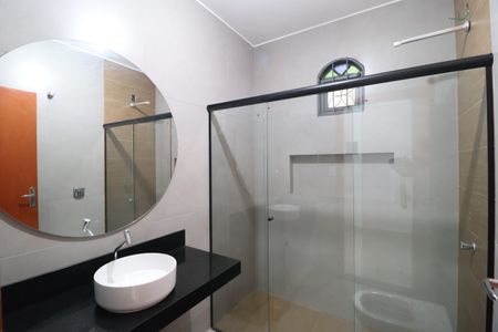 Casa para alugar com 160m², 3 quartos e 4 vagasBanheiro Social