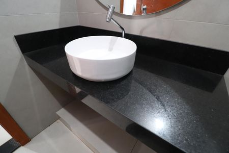 Casa para alugar com 160m², 3 quartos e 4 vagasBanheiro Social