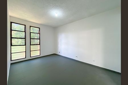 Apartamento à venda com 76m², 2 quartos e 1 vaga