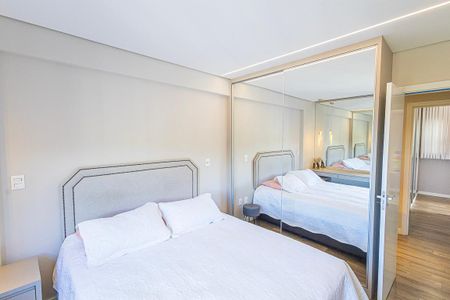 Apartamento à venda com 193m², 3 quartos e 3 vagas Apartamento à venda com 193m², 3 quartos e 3 vagasSuíte