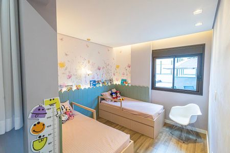 Apartamento à venda com 193m², 3 quartos e 3 vagas Apartamento à venda com 193m², 3 quartos e 3 vagasQuarto