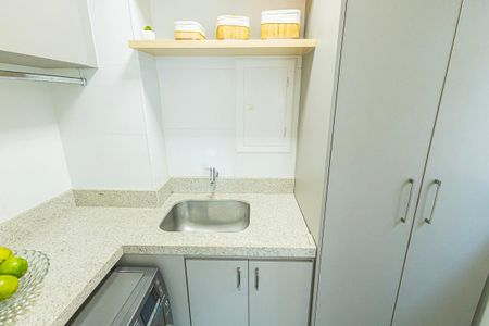 Apartamento à venda com 193m², 3 quartos e 3 vagas Apartamento à venda com 193m², 3 quartos e 3 vagasÁrea de serviço