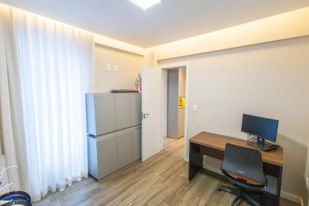Apartamento à venda com 193m², 3 quartos e 3 vagas Apartamento à venda com 193m², 3 quartos e 3 vagasQuarto 2
