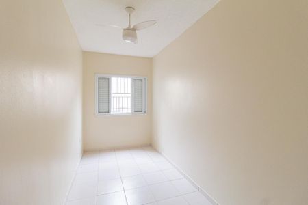 Quarto 1 de apartamento para alugar com 2 quartos, 50m² em Jardim Guiomar, Carapicuíba