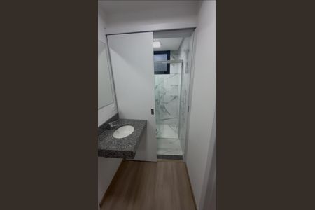 Banheiro de apartamento para alugar com 2 quartos, 46m² em Atuba, Curitiba