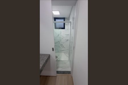 Banheiro de apartamento para alugar com 2 quartos, 46m² em Atuba, Curitiba
