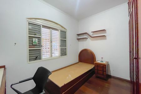 Casa à venda com 331m², 3 quartos e 8 vagas Casa à venda com 331m², 3 quartos e 8 vagasQuarto 3