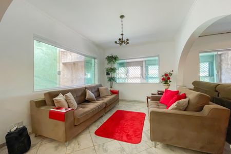 Casa à venda com 331m², 3 quartos e 8 vagas Casa à venda com 331m², 3 quartos e 8 vagasSala
