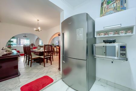 Casa à venda com 331m², 3 quartos e 8 vagas Casa à venda com 331m², 3 quartos e 8 vagasCozinha