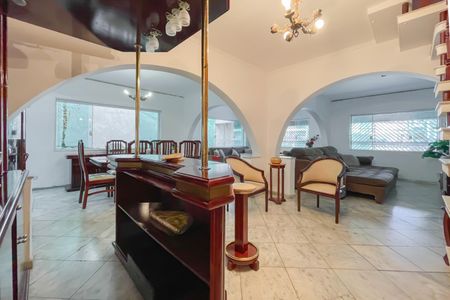 Sala de casa à venda com 3 quartos, 331m² em Bela Vista, Osasco