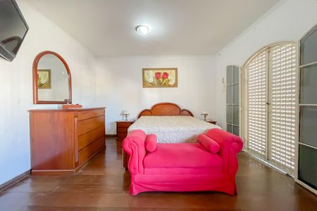 Casa à venda com 331m², 3 quartos e 8 vagas Casa à venda com 331m², 3 quartos e 8 vagasQuarto 1