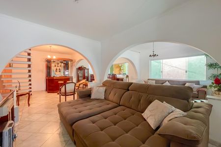 Casa à venda com 331m², 3 quartos e 8 vagas Casa à venda com 331m², 3 quartos e 8 vagasSala