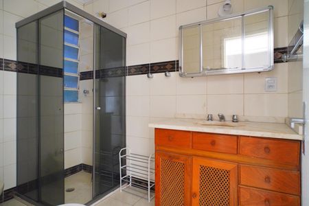 Banheiro  de apartamento à venda com 2 quartos, 69m² em Jardim Itu, Porto Alegre