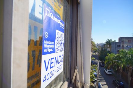 Sala_Vista  de apartamento à venda com 2 quartos, 69m² em Jardim Itu, Porto Alegre