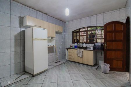 Casa para alugar com 320m², 3 quartos e 2 vagas Casa para alugar com 320m², 3 quartos e 2 vagasCozinha