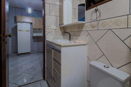 Banheiro Social de casa para alugar com 3 quartos, 320m² em Vila São Francisco, Mauá