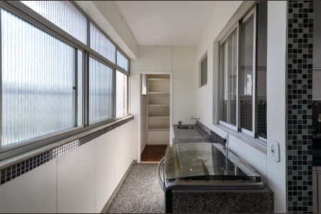 Apartamento para alugar com 220m², 3 quartos e 2 vagasÁrea de Serviço