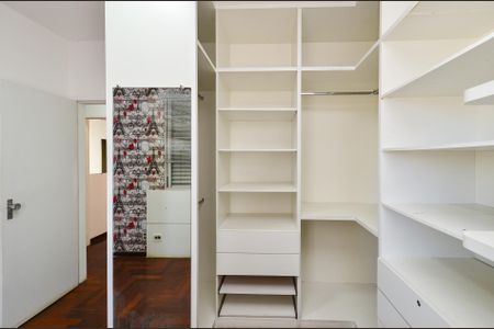 Apartamento para alugar com 220m², 3 quartos e 2 vagasQuarto 2
